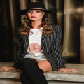 Hoe combineer je een oversized blazer op een stijlvolle manier?
