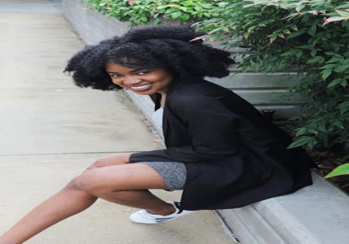 Hoe draag je een oversized blazer stijlvol als je petite bent?