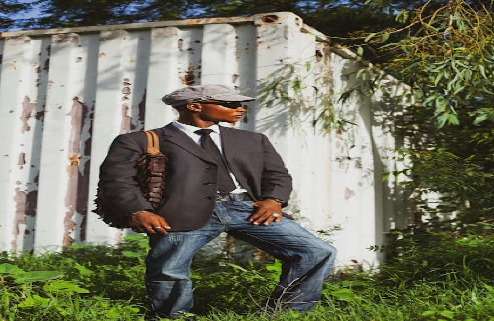 Hoe combineer je een blazer met jeans voor een vrouwelijke everyday look