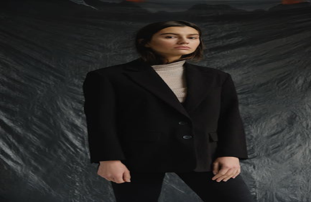 Hoe combineer je een oversized blazer zonder vormverlies?
