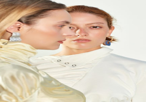 Donkerbruine broek combineren: zo creëer je moeiteloos een stijlvolle outfit